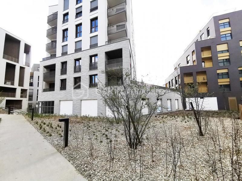 Local commercial - 600 m² - 1 pièce