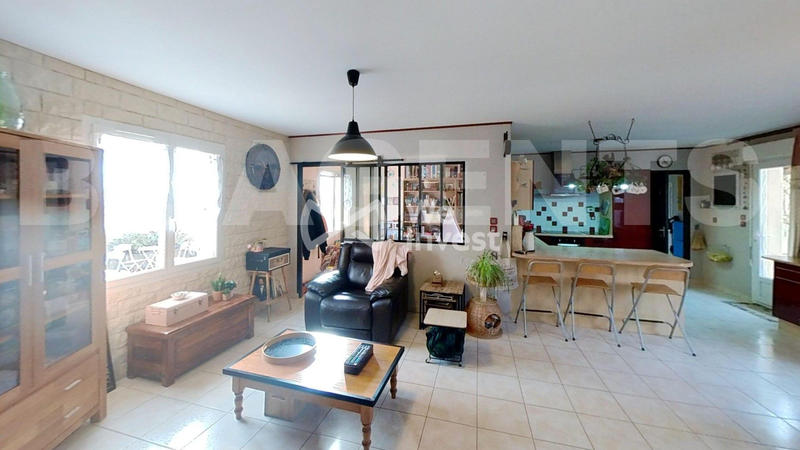 Maison - 99 m² - 6 pièces