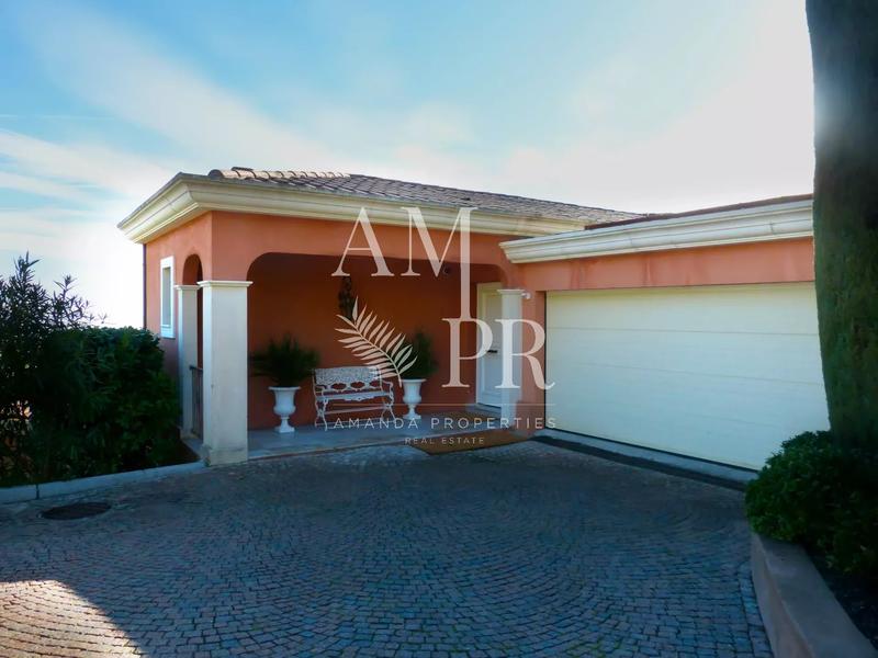 Villa - 220 m² - 8 pièces