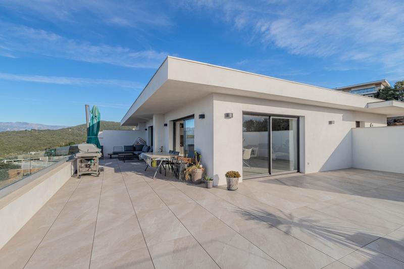 Appartement - 102 m² - 3 pièces