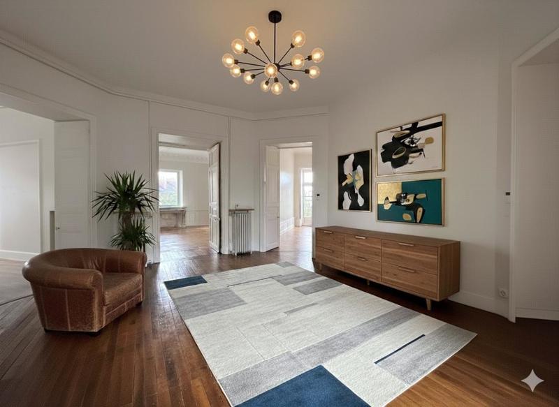 Appartement - 228 m² - 7 pièces