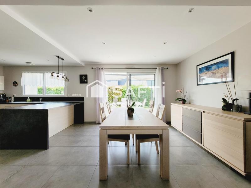 Maison - 195 m² - 8 pièces