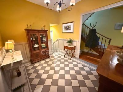 Maison - 195 m² - 9 pièces