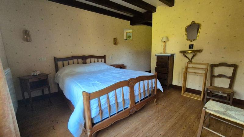 Maison - 239 m² - 8 pièces