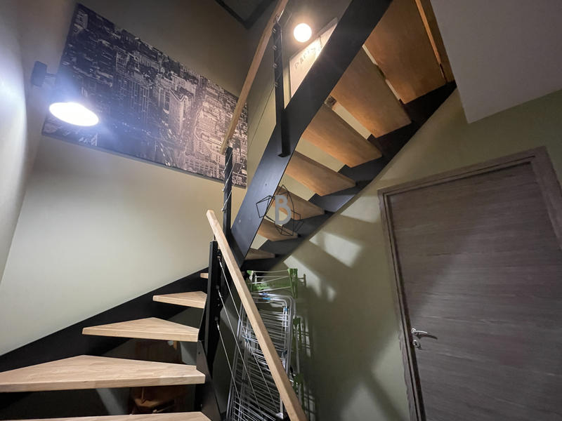 Maison - 230 m² - 6 pièces