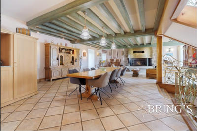 Maison - 450 m² - 12 pièces