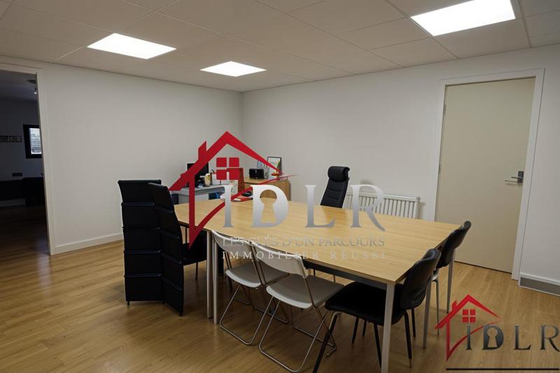 Local commercial - 2 930 m²