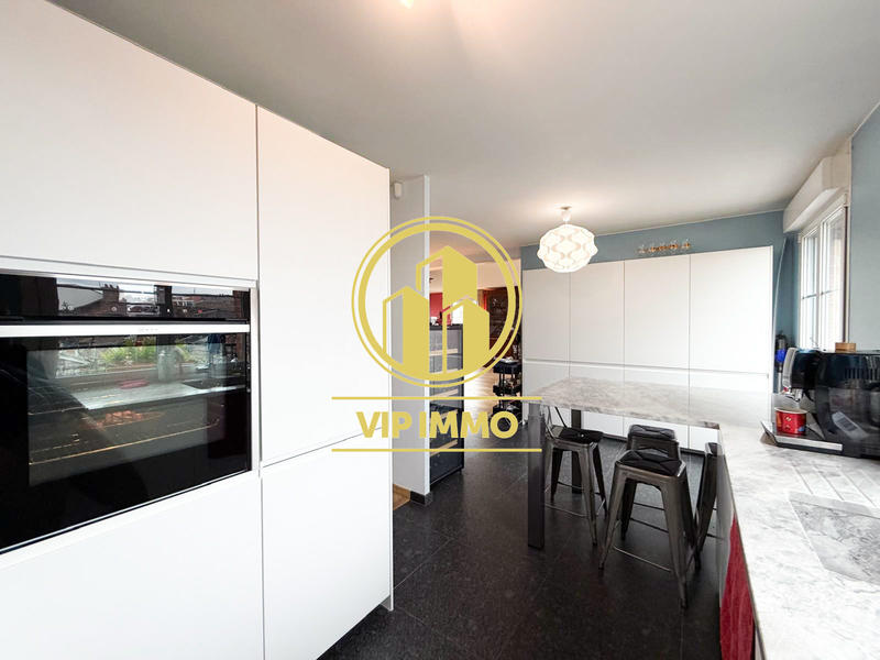 Appartement - 123 m² - 6 pièces