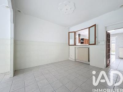 Maison - 99 m² - 5 pièces