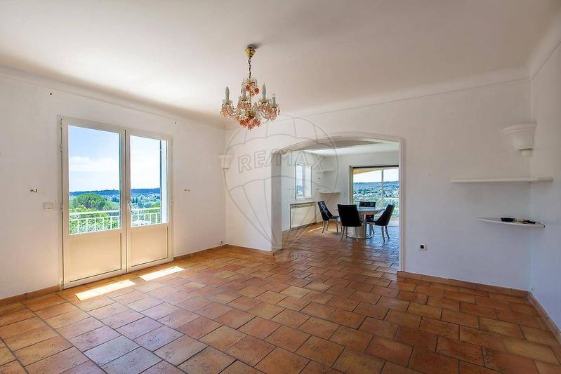 Villa - 181 m² - 7 pièces