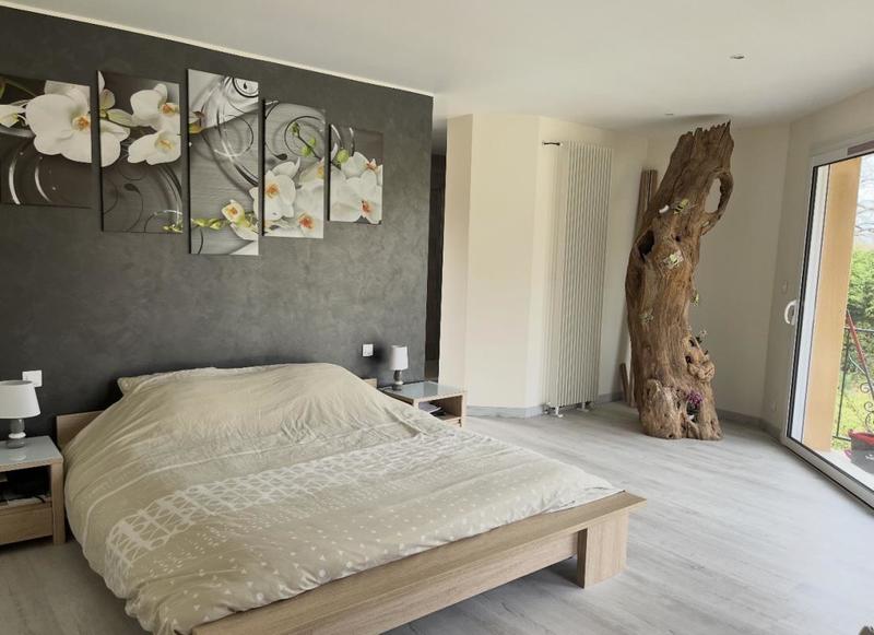 Maison - 210 m² - 7 pièces