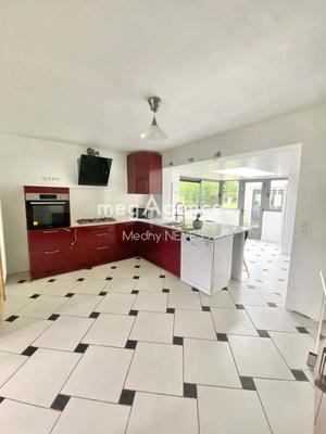 Maison - 135 m² - 6 pièces