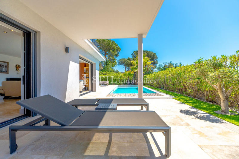 Villa - 293 m² - 9 pièces