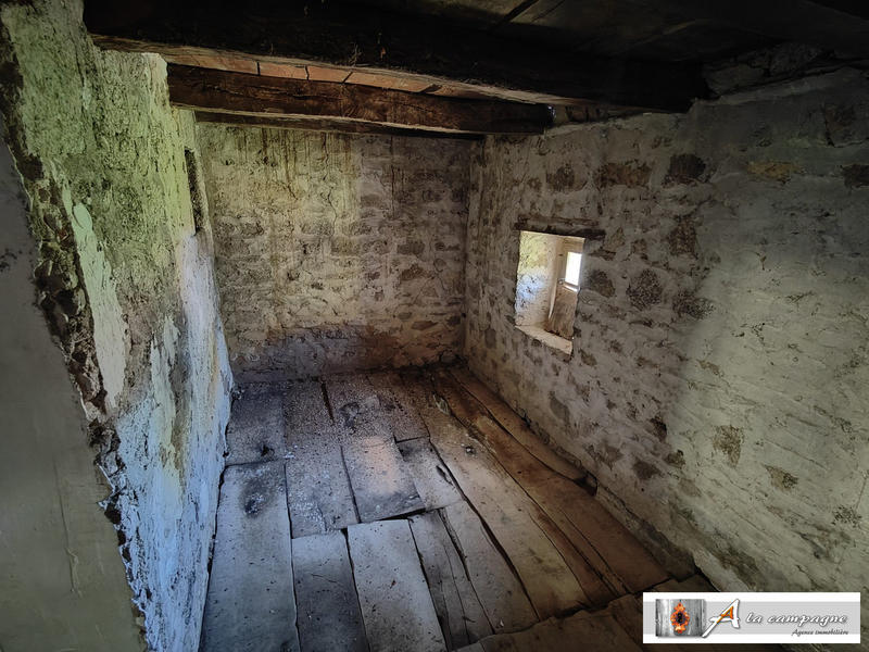 Maison ancienne - 101 m² - 8 pièces