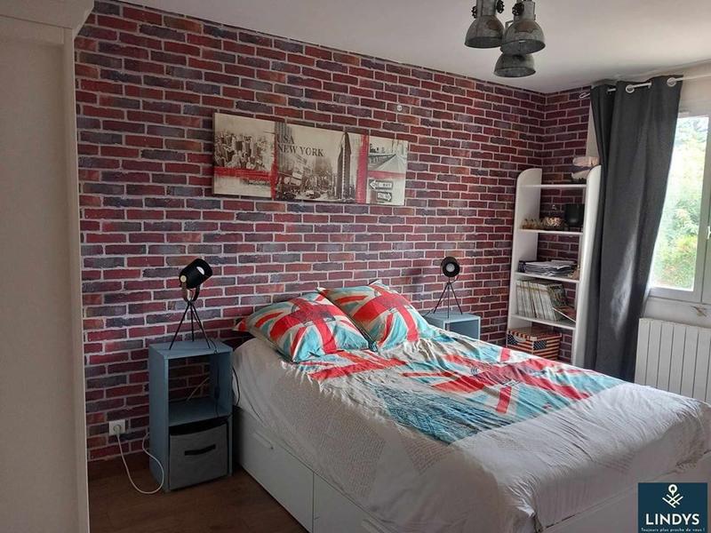 Maison traditionnelle - 140 m² - 7 pièces