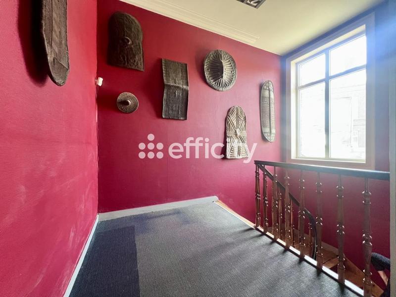 Maison - 205 m² - 7 pièces