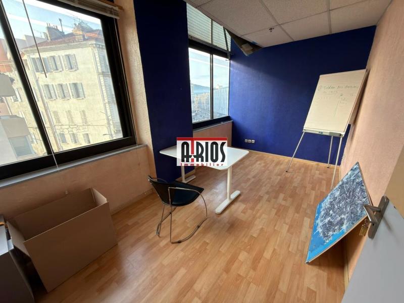 Bureau - 49 m² - 4 pièces