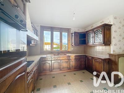Maison - 93 m² - 5 pièces