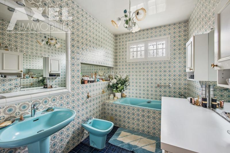 Maison - 225 m² - 6 pièces