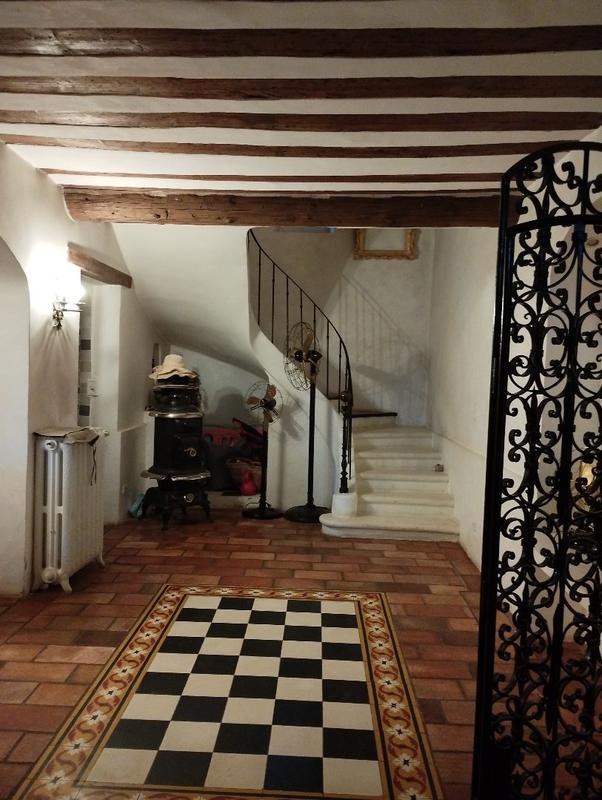 Maison - 260 m² - 7 pièces