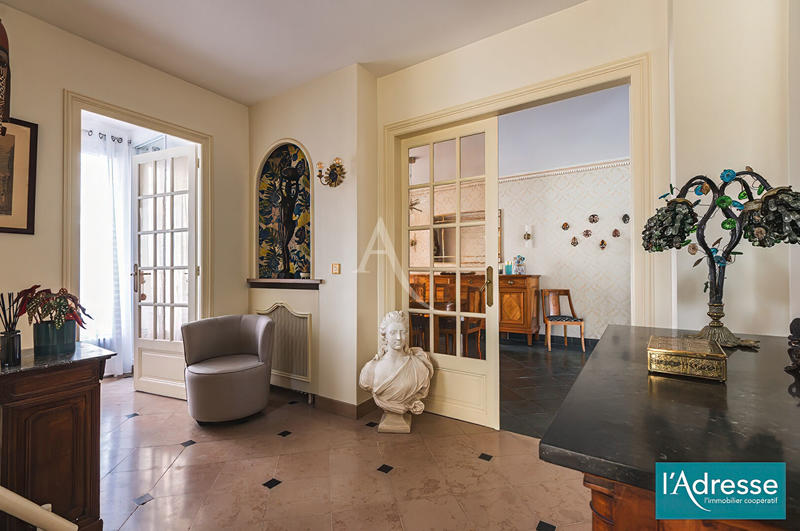 Maison - 208 m² - 10 pièces