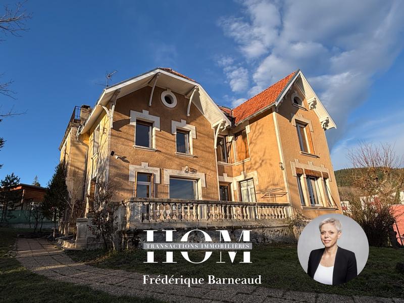 Propriété - 280 m² - 12 pièces