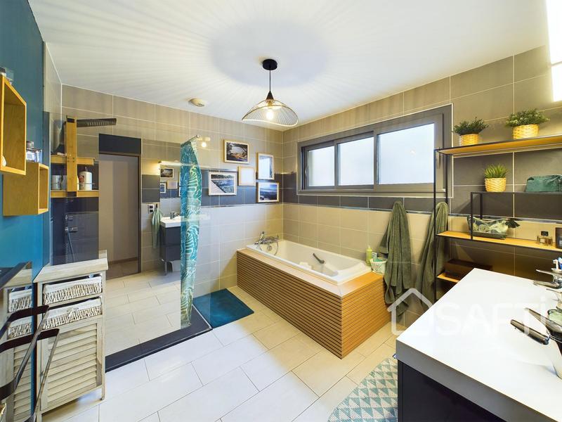 Maison - 140 m² - 4 pièces