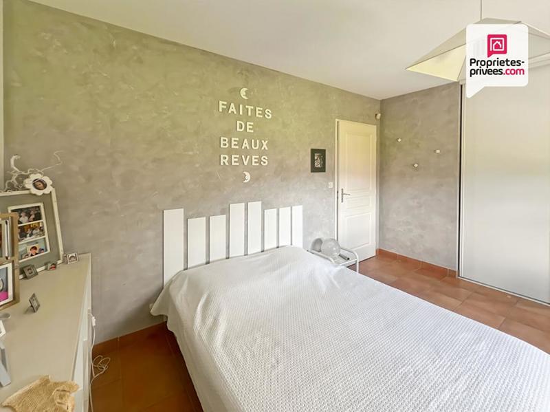 Maison - 221 m² - 8 pièces