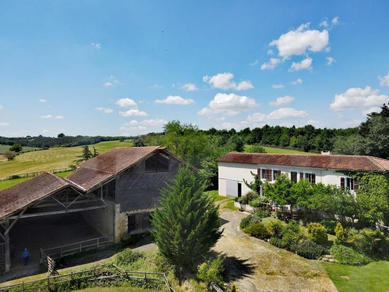 Maison de domaine équestre - 407 m² - 13 pièces