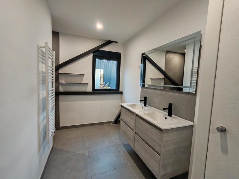 Bureau - 110 m² - 4 pièces