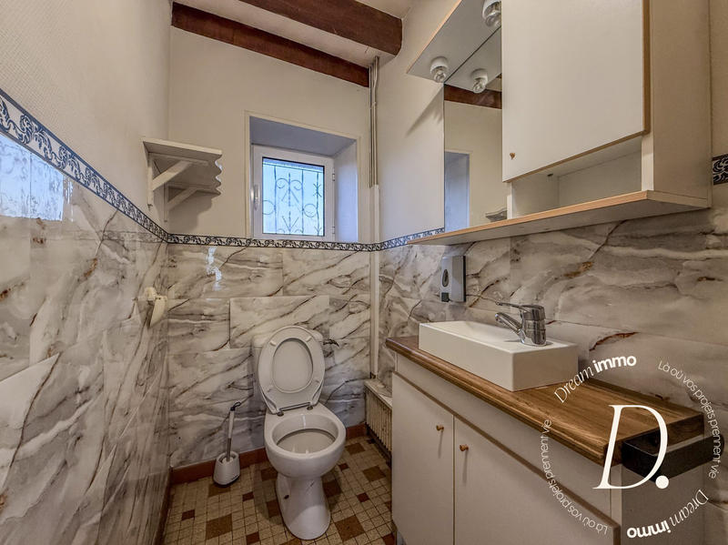 Maison - 230 m² - 7 pièces