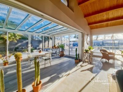 Maison - 235 m² - 7 pièces