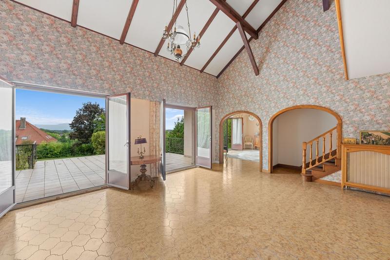 Maison - 304 m² - 9 pièces