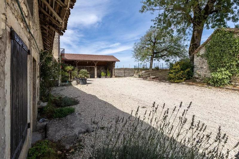 Maison - 226 m² - 8 pièces