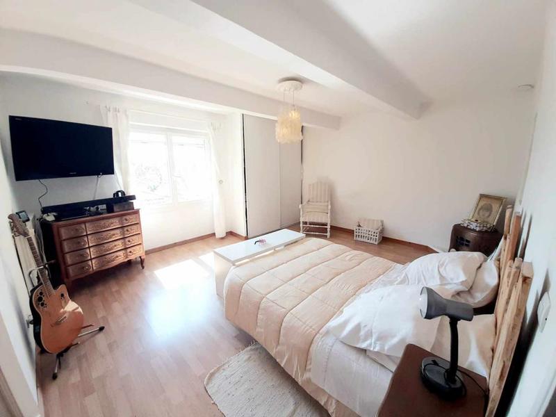 Maison - 217 m² - 15 pièces