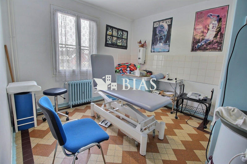 Maison - 145 m² - 9 pièces