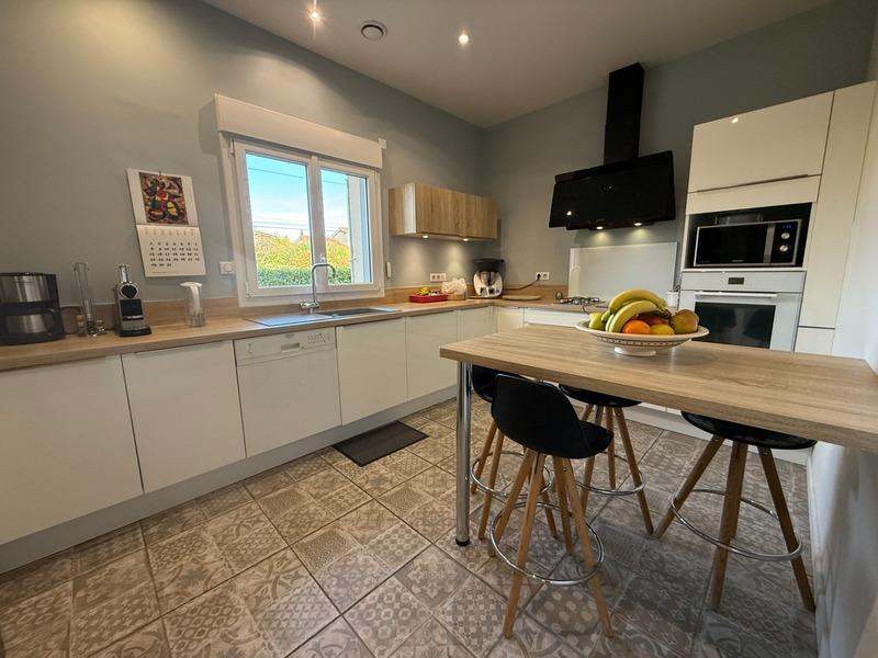 Maison - 229 m² - 8 pièces