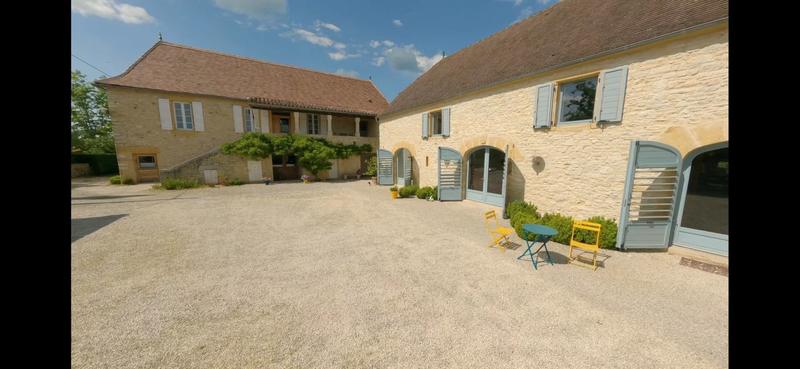 Maison - 361 m² - 11 pièces