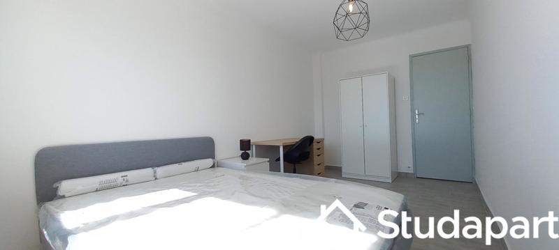 Chambre - 11 m² - 1 pièce