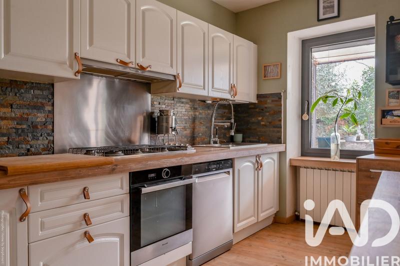 Maison - 228 m² - 6 pièces