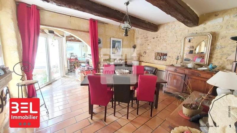 Maison de village - 242 m² - 10 pièces