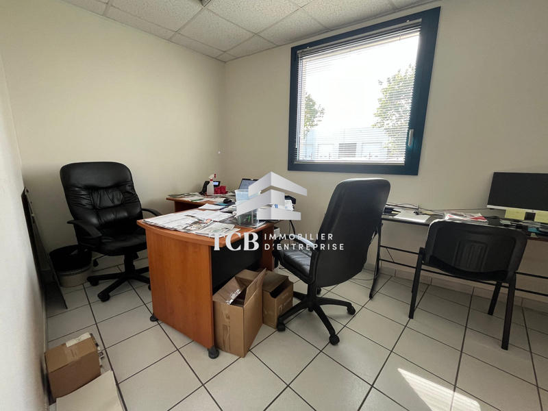 Local d'activités - 1 062 m²