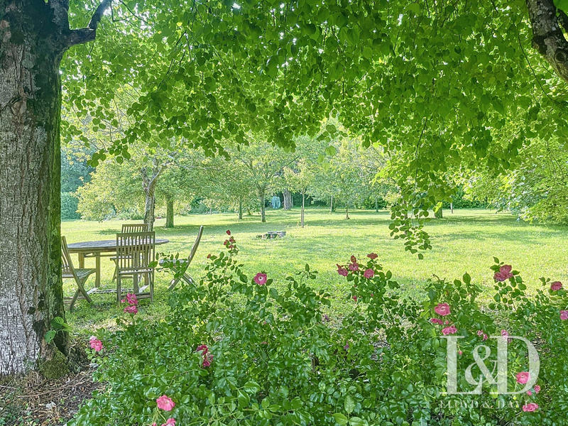 Maison - 278 m² - 9 pièces