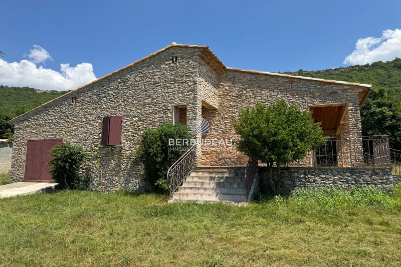 Maison - 93 m² - 4 pièces