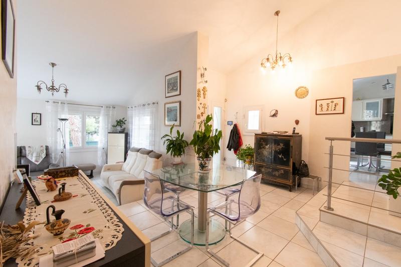 Maison - 98 m² - 4 pièces