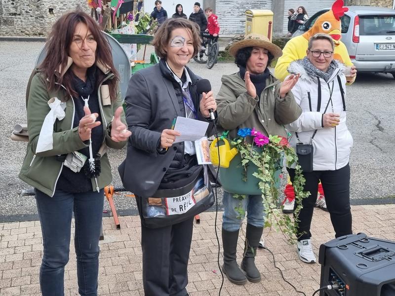 Carnaval de Saint-Pierre "Recycler c'est créer"