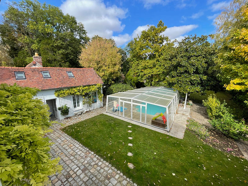 Maison - 295 m² - 10 pièces