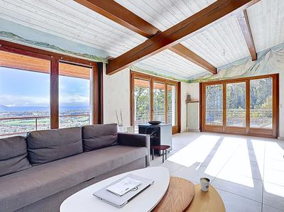 Maison - 255 m² - 7 pièces