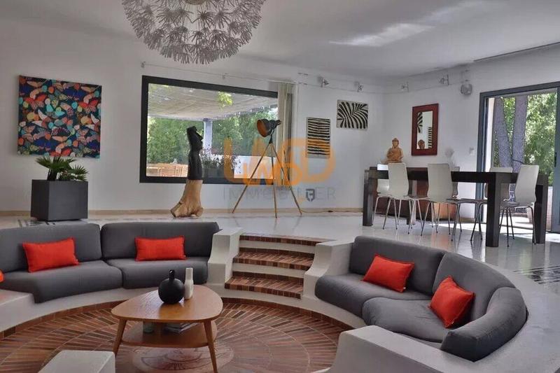 Maison d'architecte - 280 m² - 7 pièces