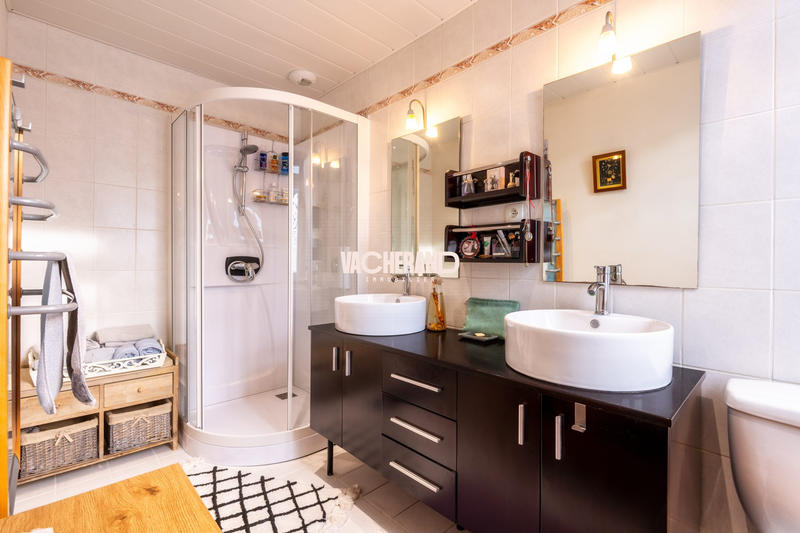 Maison - 210 m² - 7 pièces